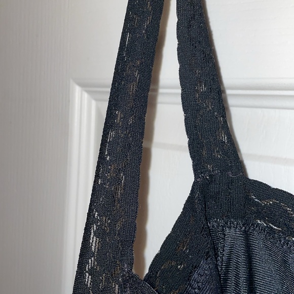 BLACK LACE SLIP CAMISOLE - Picture 4 of 4